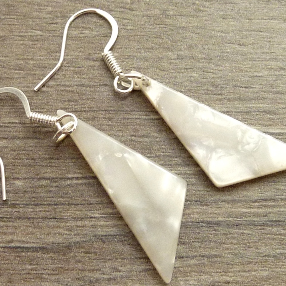 White Marbleized Acrylic Wedge Earrings - Modern Minimalist Boho Teardrop Small